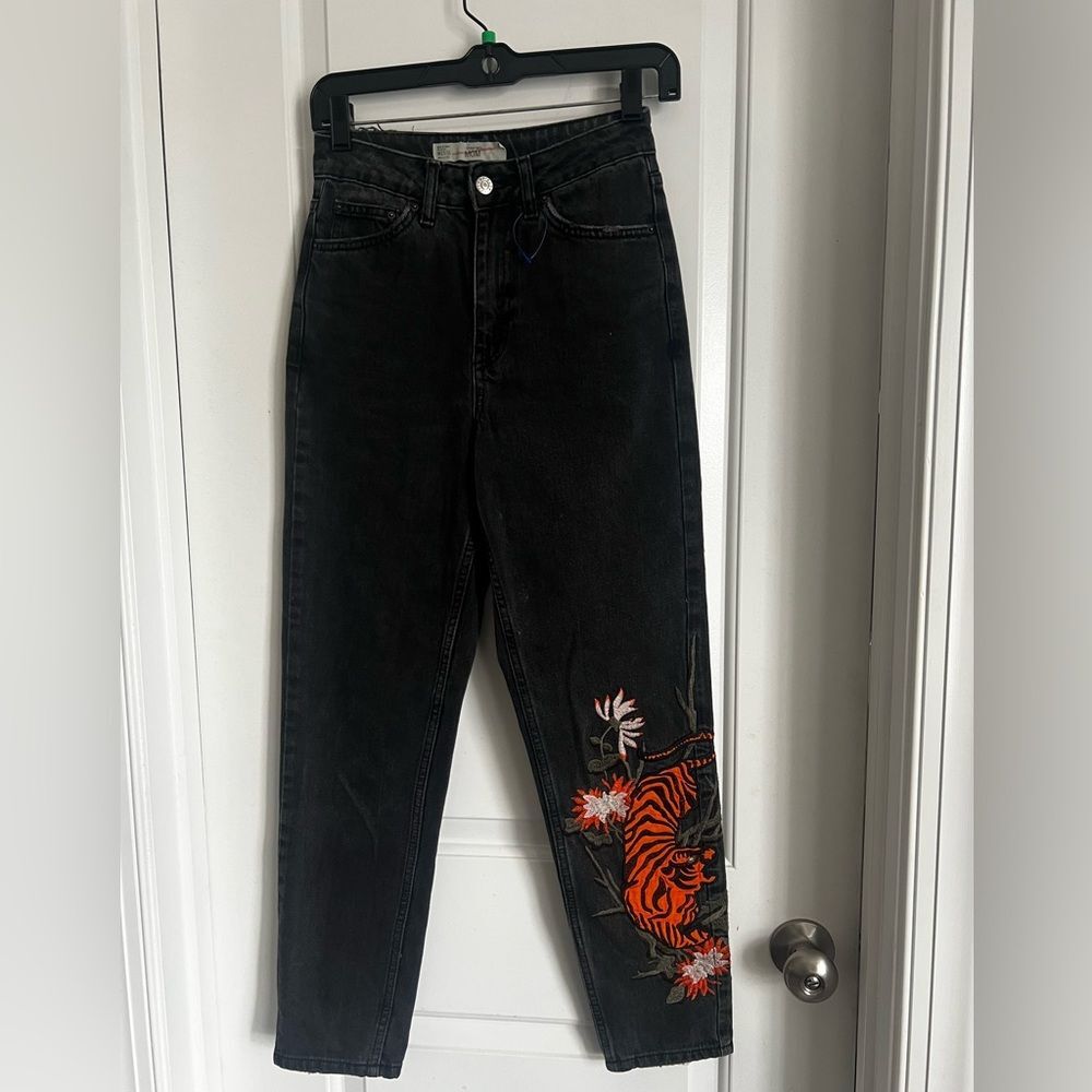 Topshop Embroidered Moto Mom Jeans | 26